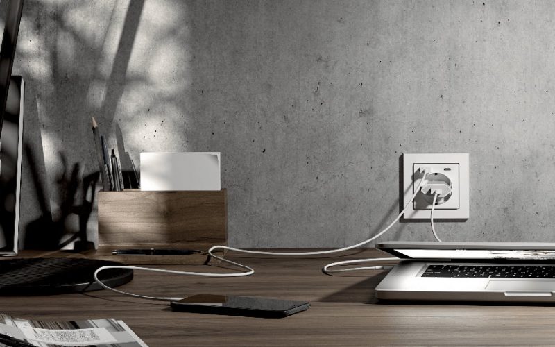 Gira-USB-Steckdose-weiss